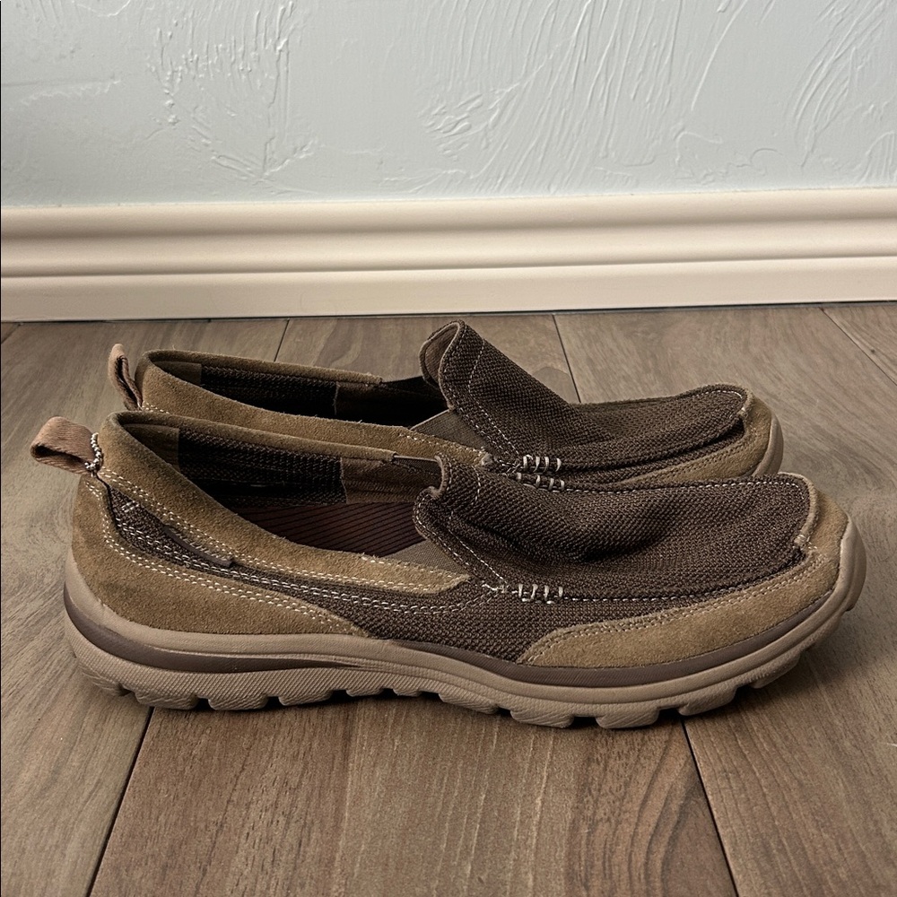 Skechers Men's Tan and Brown Slip-On Loafers NWOT